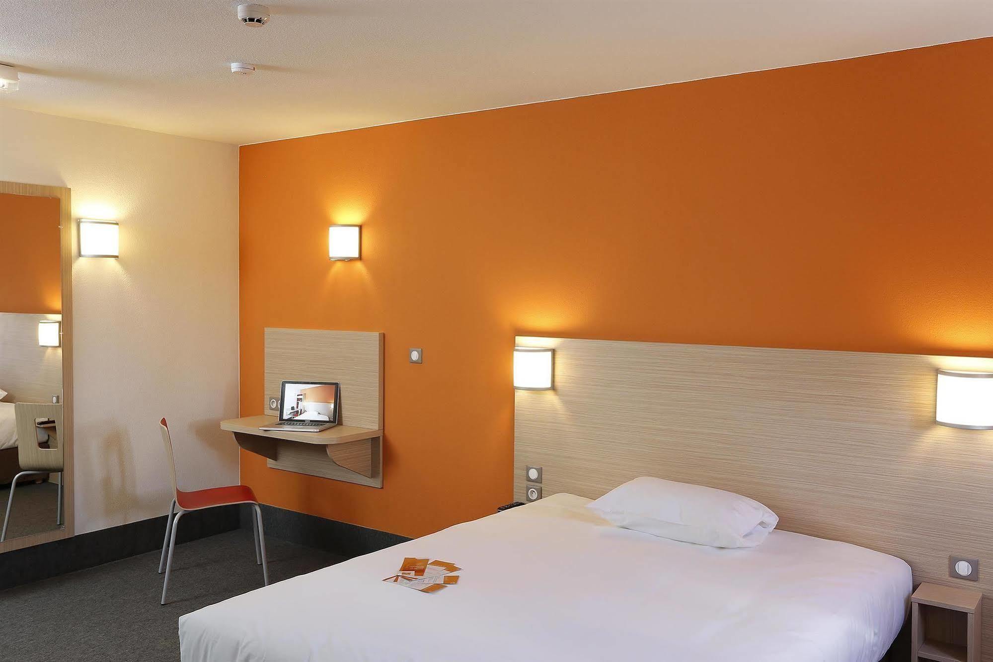 B&B Hotel Gap Bagian luar foto